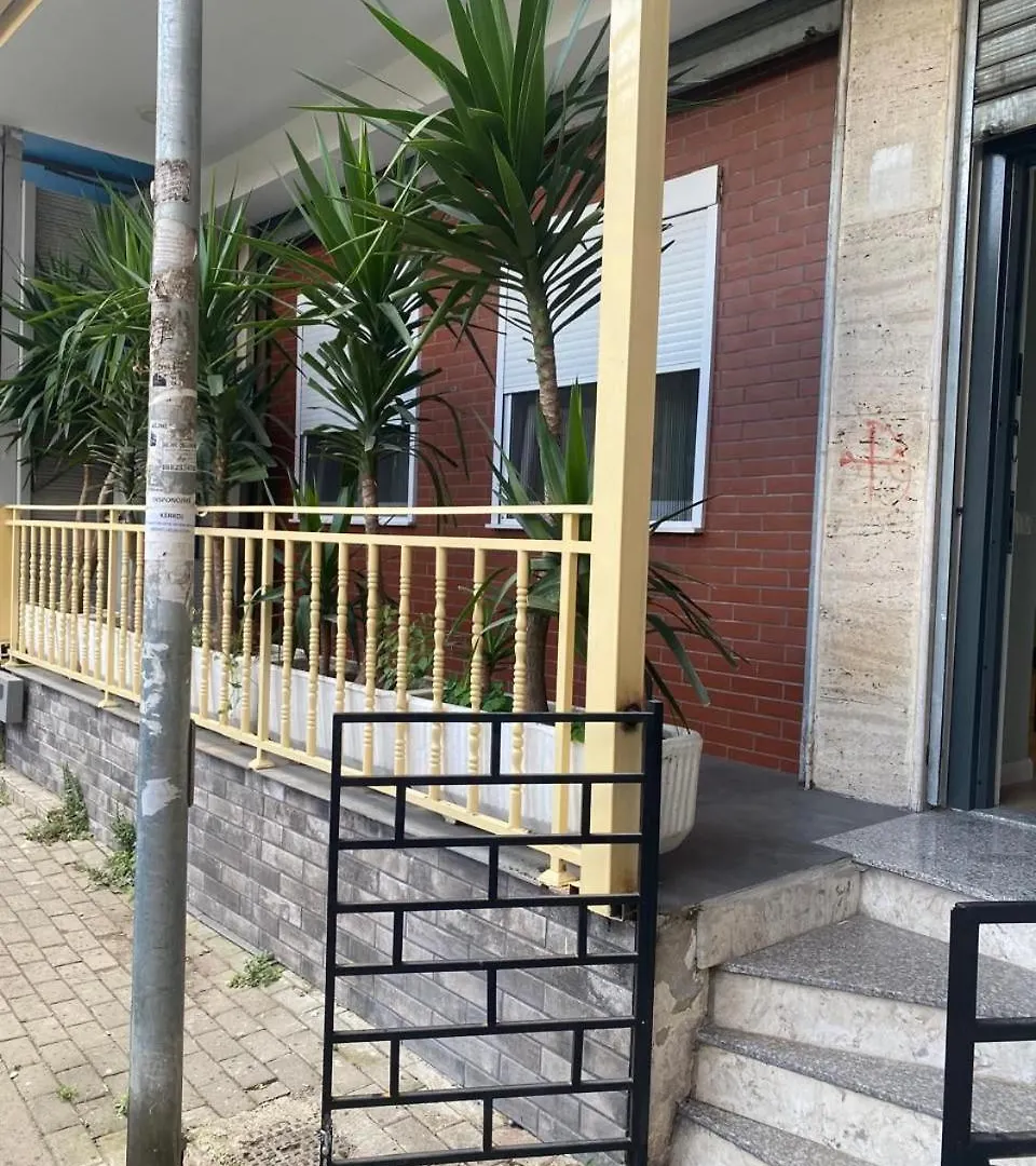 Tirana Center Retreat Apartment 0*,